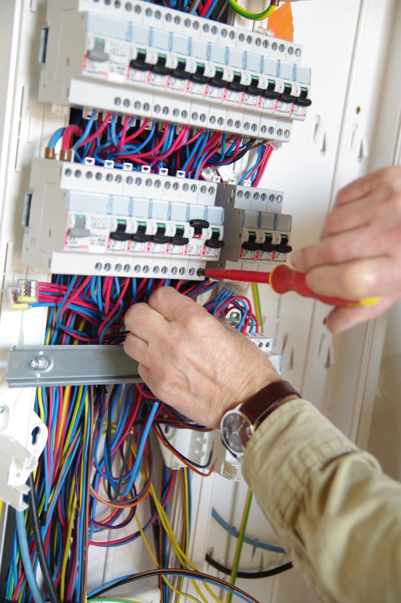 Diagnostic électricité, le repérage des équipements défectueux d’une installation électrique d’un logement